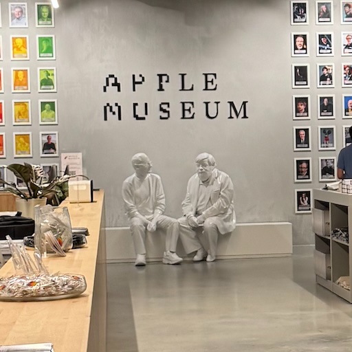 New museum in Utrecht that collect all the Apple artifacts